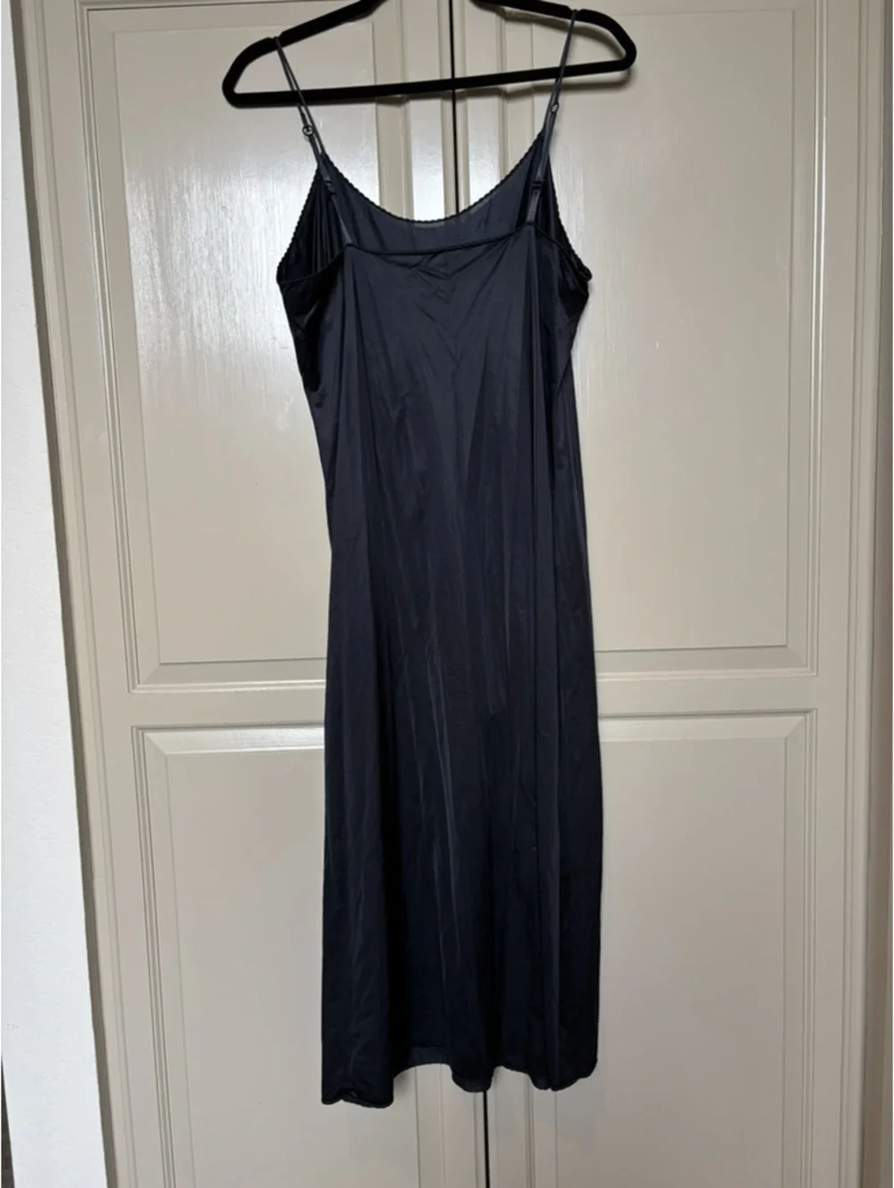Vintage Vanity Fair Black Nylon Spaghetti Strap Midi Slip Sz 36 fits Modern M